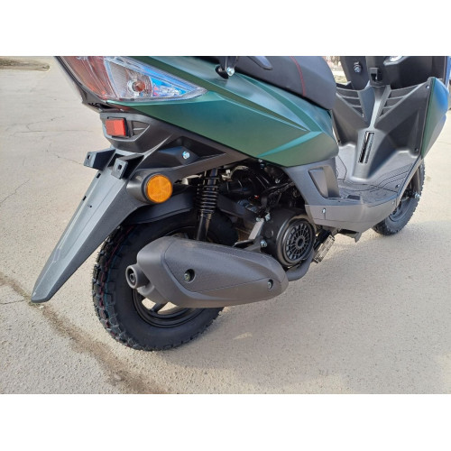 Скутер VENTO CORSA RS матовый серый/матовый зеленый (в компл. сигнализация)