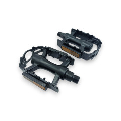 Педали алюм. (012), черные с шариковым подшипником, с катафотами, резьба 9/16