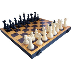 Игра настольная ШАХМАТЫ в пластиковой коробке