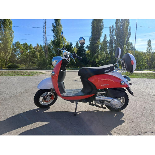 Скутер VENTO RETRO  красный/белый/зеленый  (в компл. сигнализация)