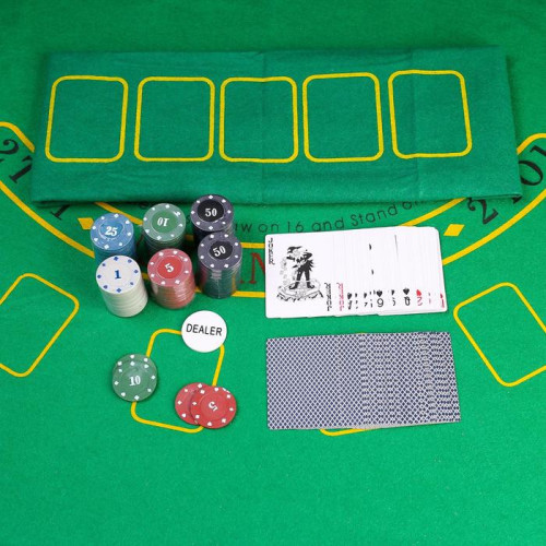 Игра настольная ПОКЕР POKER CHIPS (120 фишек с номиналом, 1 фишка дилера, сукно, карты 2 колоды) (427372)
