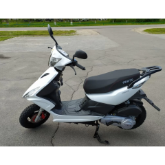 Скутер VENTO CORSA белый (в компл. сигнализация)