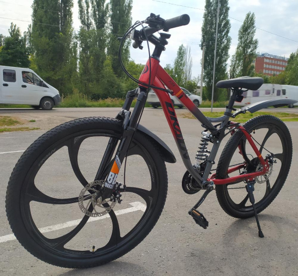 Велосипед DKALN 26" 688 (24ск., литые диски, двухподвес) красный
