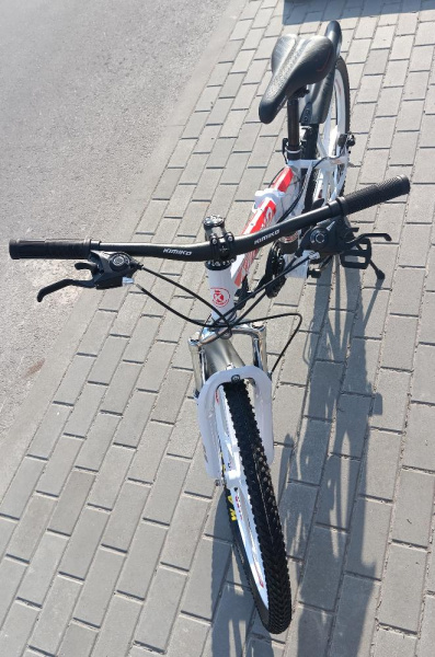 Велосипед KIMIKO 26" (24ск., литые колеса, скл рама, двухподвес) белый/красный