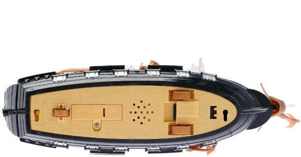 Игрушка корабль "ПИРАТЫ ЧЕРНОГО МОРЯ", работает от заводного механизма (2691307)